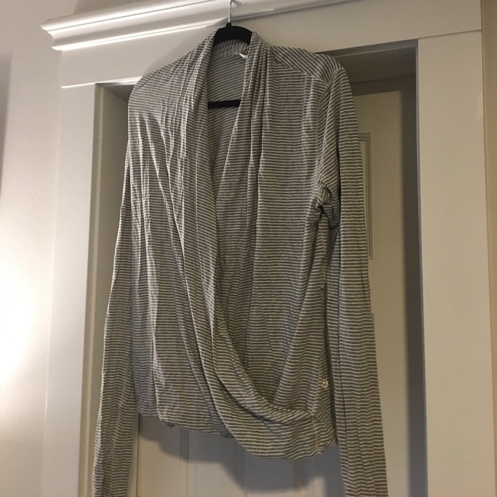 Lululemon Long Sleeved Swoop front active shirt