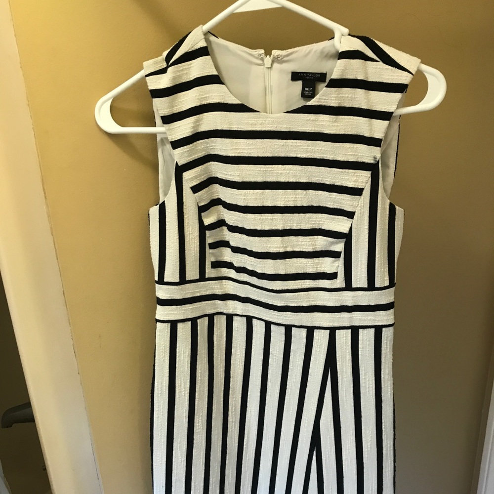Anne Taylor Dress