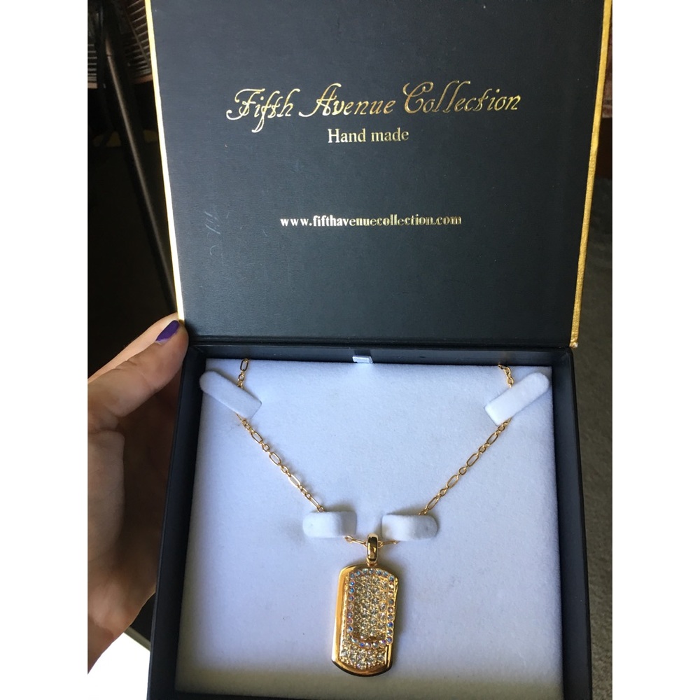 Beautiful Fifth Avenue Necklace! Brand new!