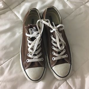 GUC BROWN CONVERSE SIZE: woman's 7.5