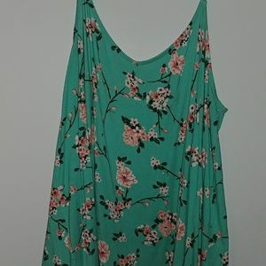 Torrid plus size 3 tank top with flowes