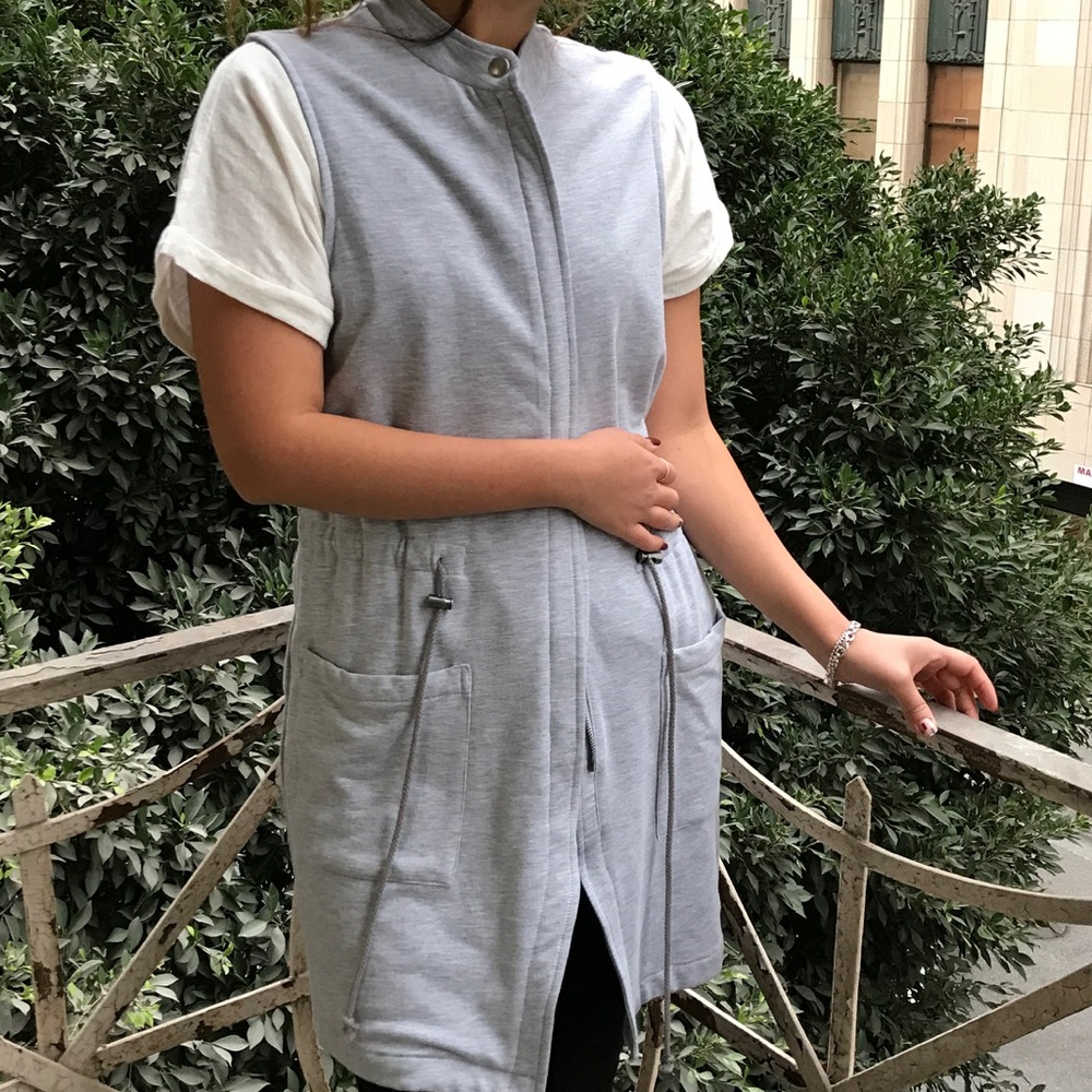 DREW Women's Sweater Zip Up Vest Gray $216 NWT