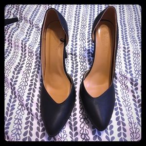 Twisted heels