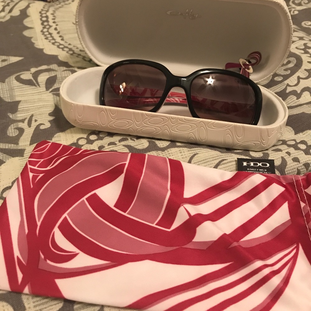 Women's Oakley Disguise Limited edition!!