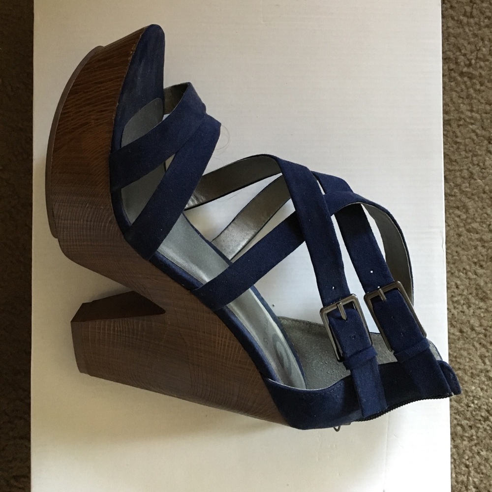 Navy blue Guess heels