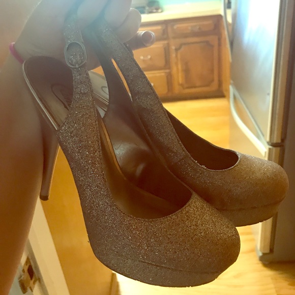 Gold glitter 4" heals - Picture 1 of 2