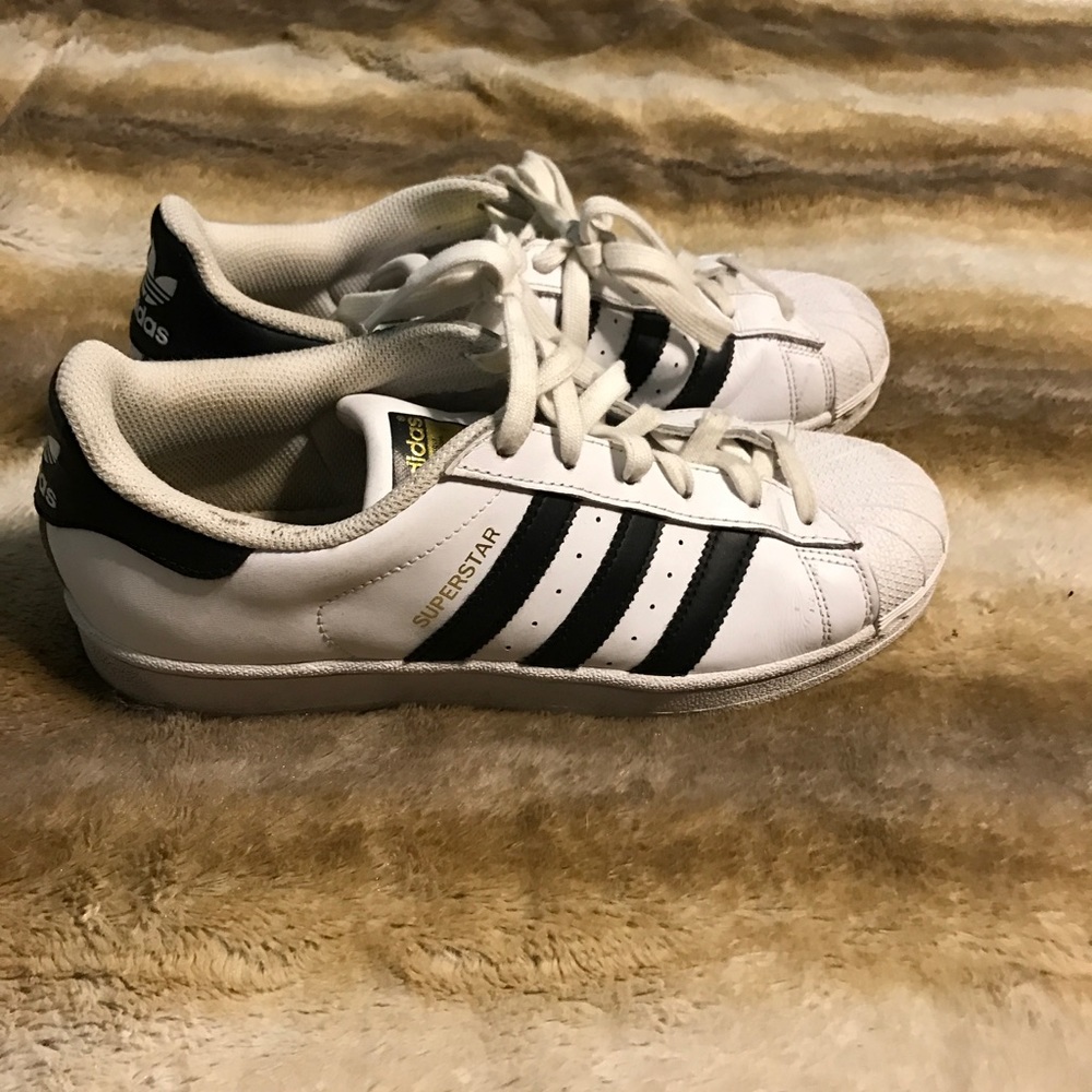Adidas superstars