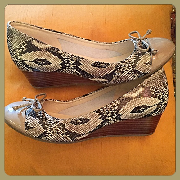 black slip on trainer