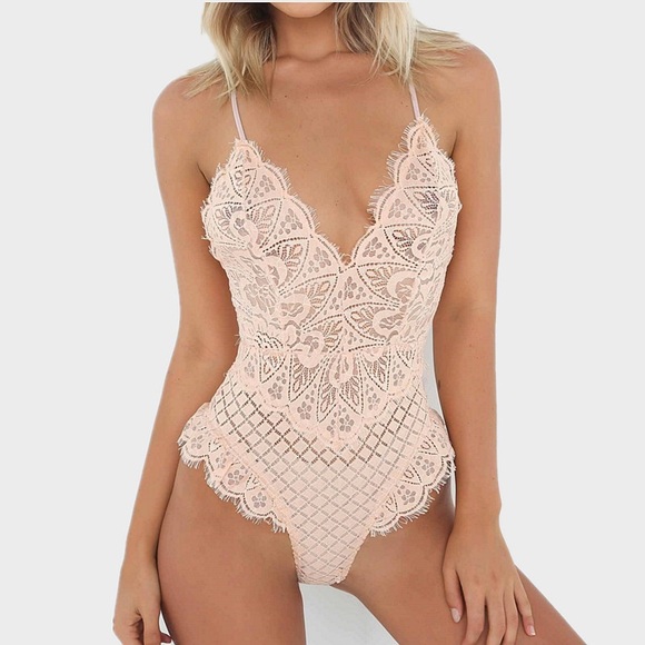 'Elle' Peach Lace Bodysuit - Picture 6 of 8