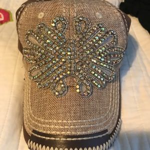 Buckle hat