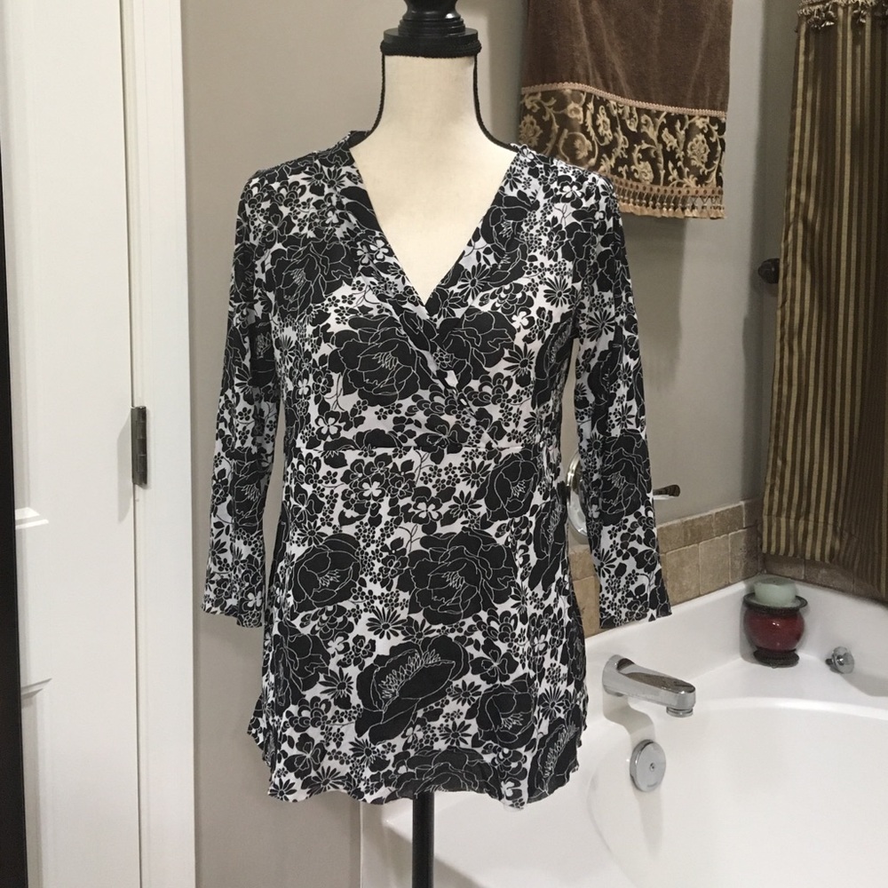 Old Navy Maternity mesh top