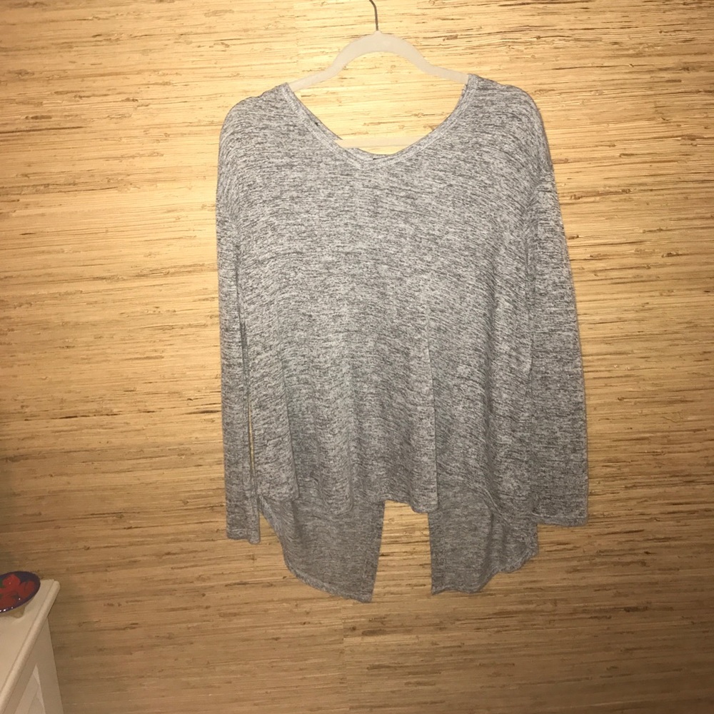 Long sleeve gray shirt