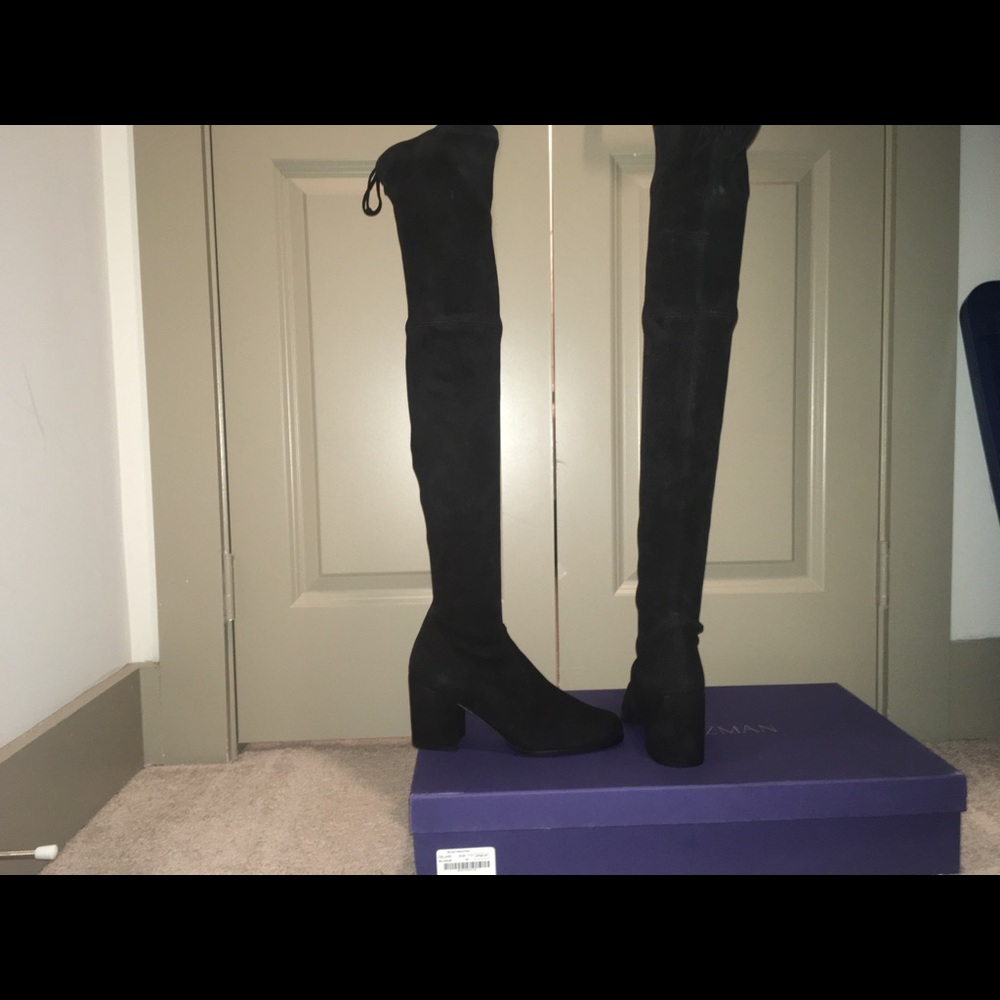 Black suede Stuart weitzman tieland 7m