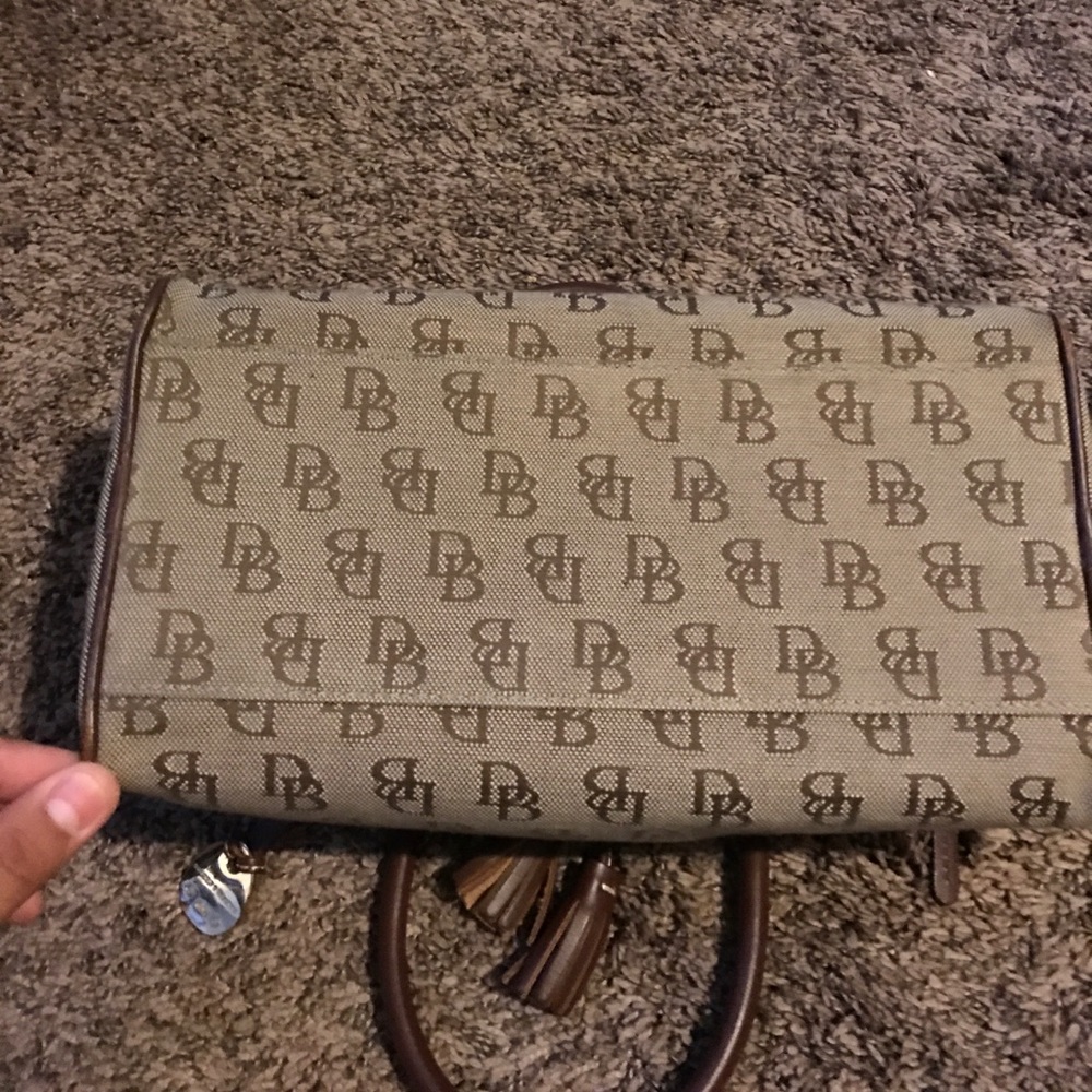 Dooney & Bourke - Picture 4 of 5