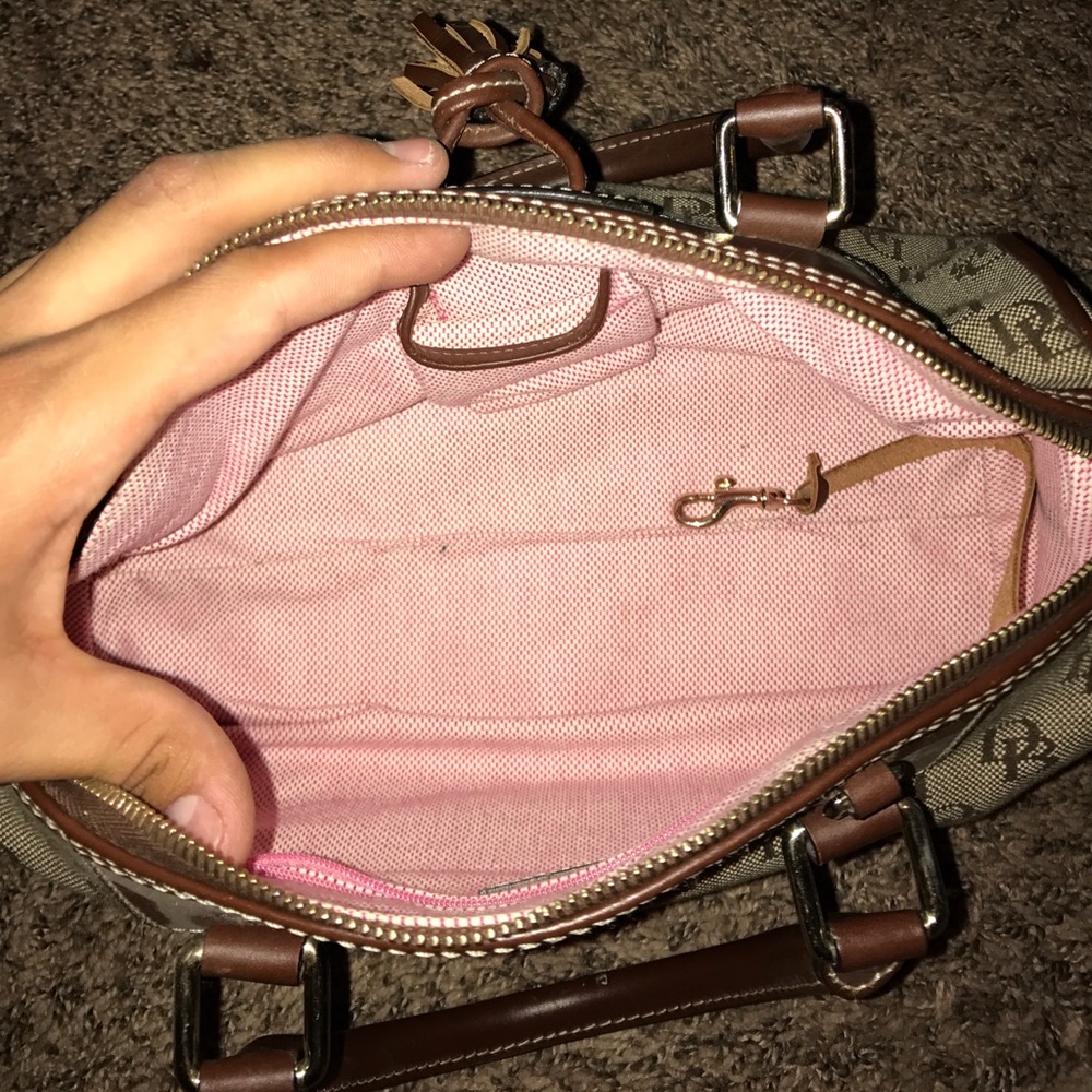 Dooney & Bourke - Picture 5 of 5