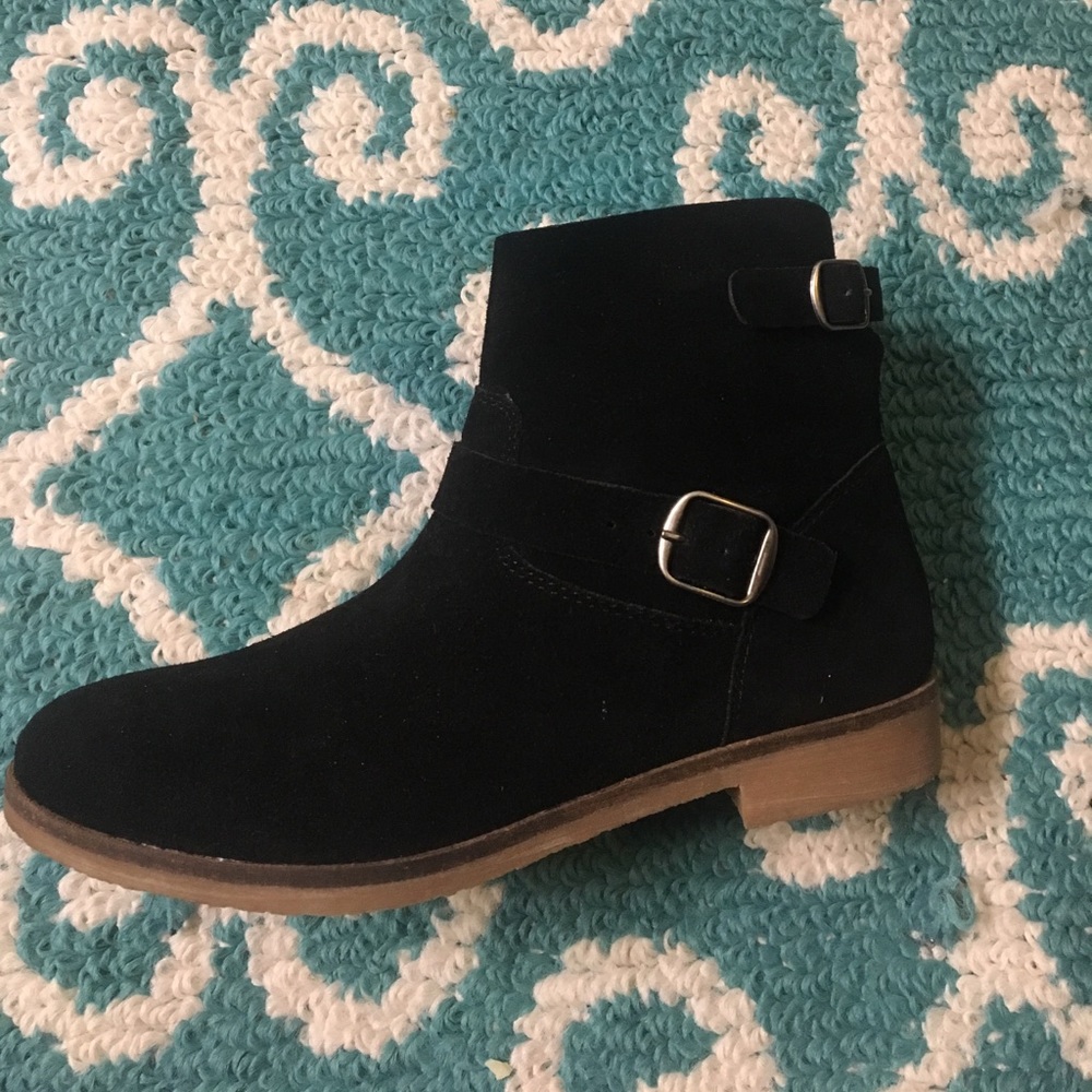 NWOT Lucky brand black suede booties. 8.5