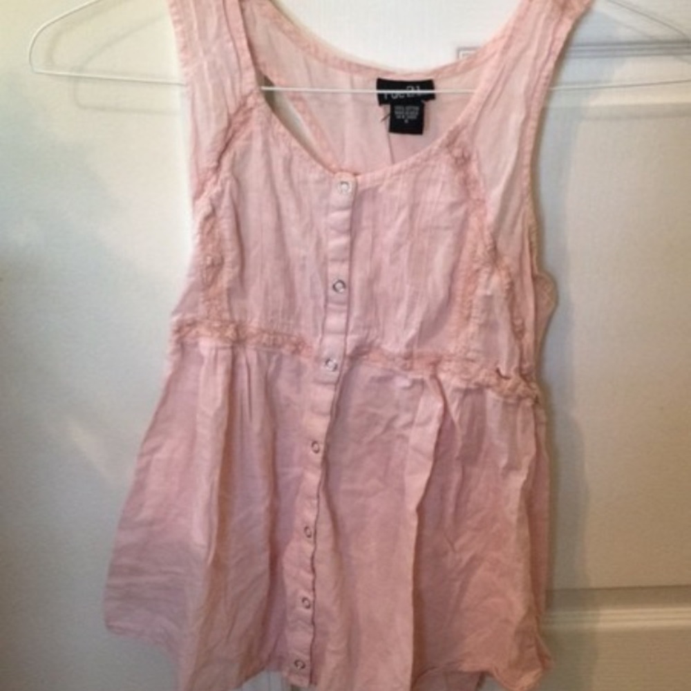 pink tank top