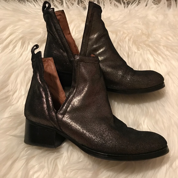 SOLD - metallic Jeffrey Campbell o'Riley booties - Picture 4 of 7