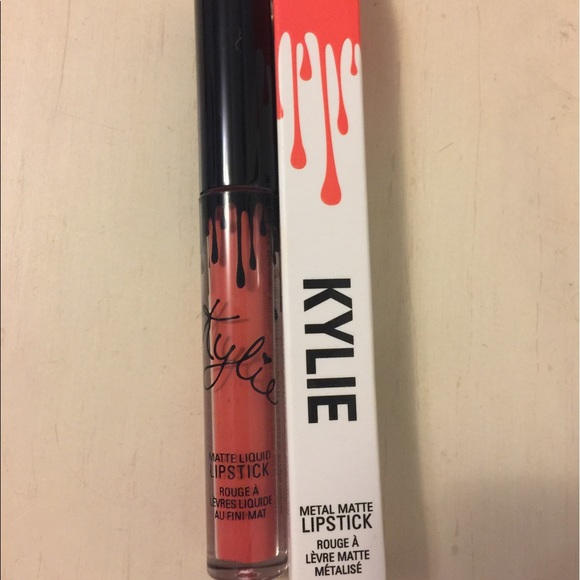 Kylie Lipstick - Picture 2 of 5