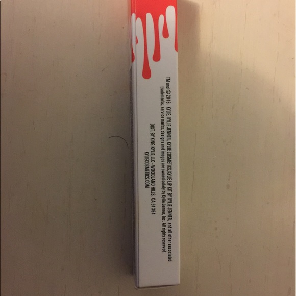 Kylie Lipstick - Picture 5 of 5
