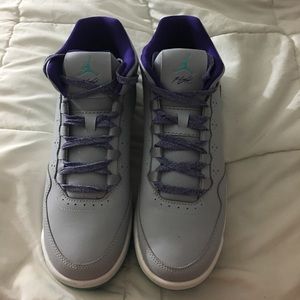 BNWOT NIKE JORDAN FLIGHT ORIGIN 2 SIZE: 7y