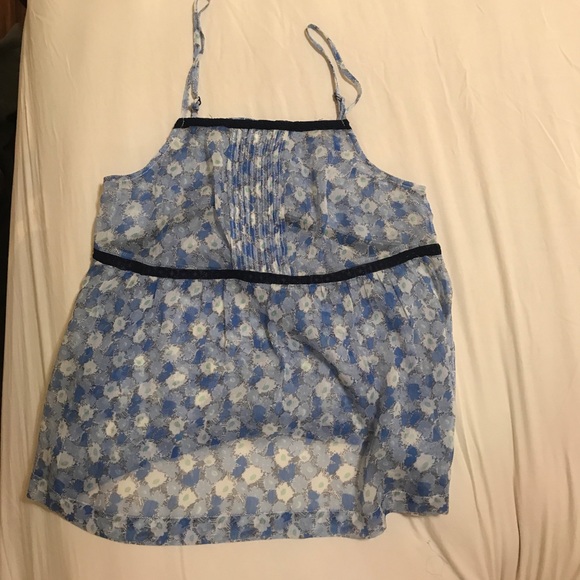 4 tank tops - Picture 4 of 5