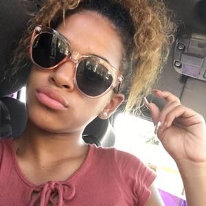 Meet your Posher, Victoria