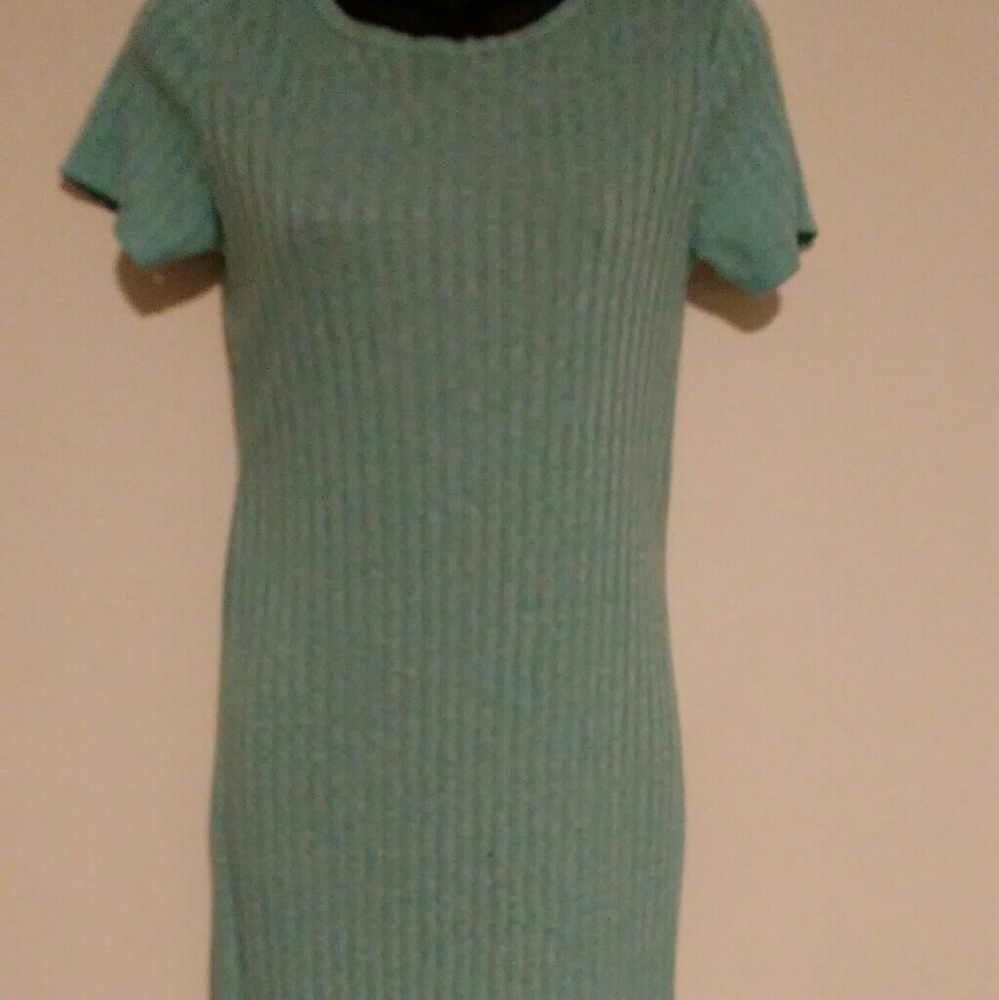Long mint shirt