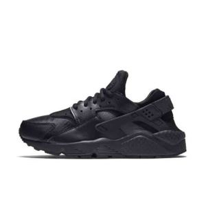 Nike huaraches black