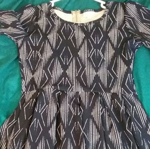 Small LuLaRoe Amelia