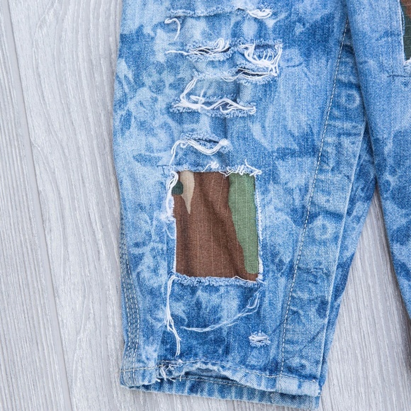 Camo Bleached Distressed Overalls 24 Mo OshKosh - Picture 4 of 8