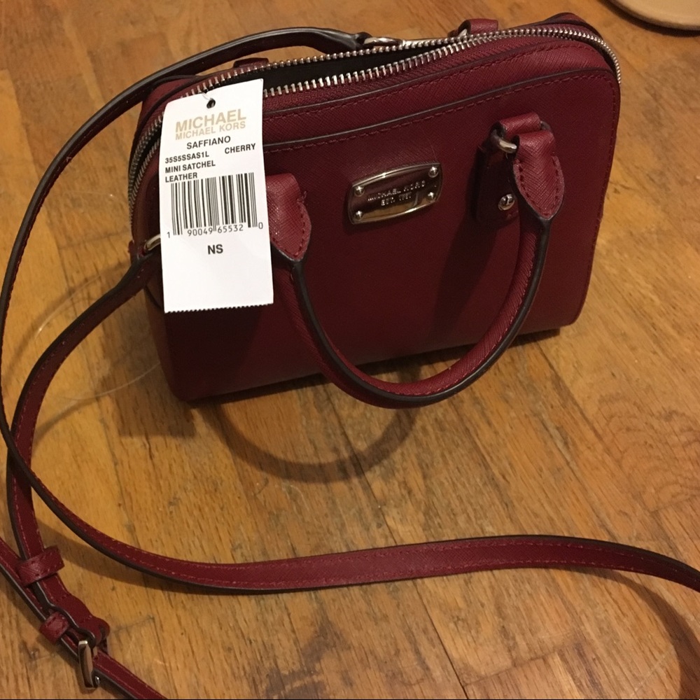 Micheal Kors satchel purse