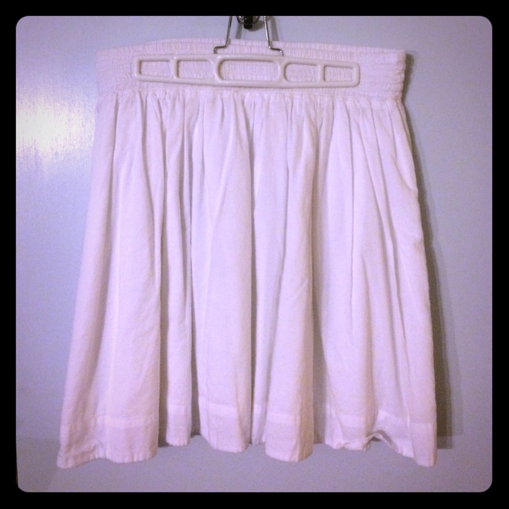 Banana Republic white skirt