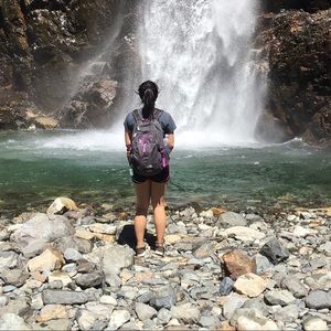 Meet your Posher, Cassandra