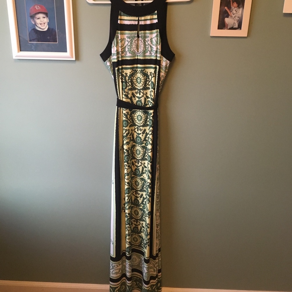 ❌Sold❌Green patterned maxi dress