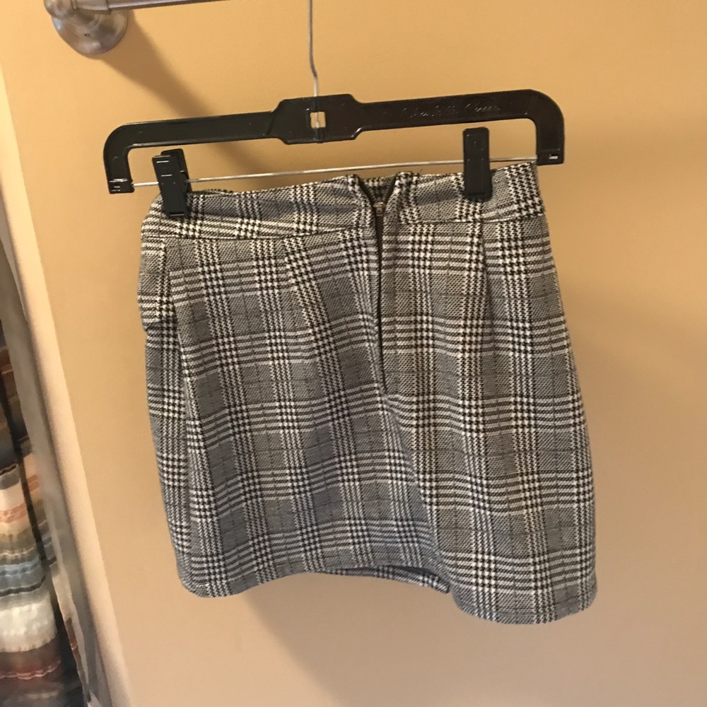 Brandy Melville Houndstooth Skirt