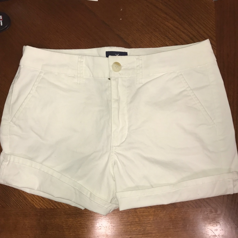 White American Eagle High Waisted shorts