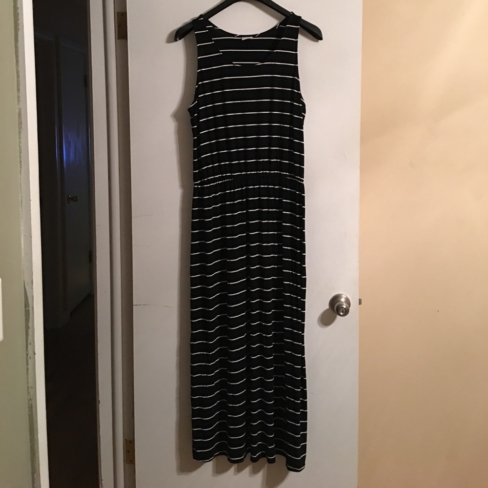 NWOT black/white Merona maxi dress
