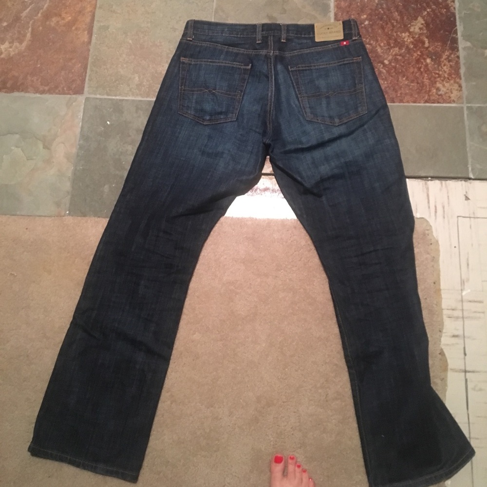 Mens dark wash lucky brand jeans! Worn twice