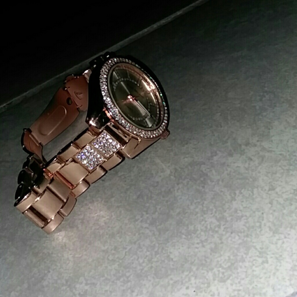 Watch - Picture 3 of 6