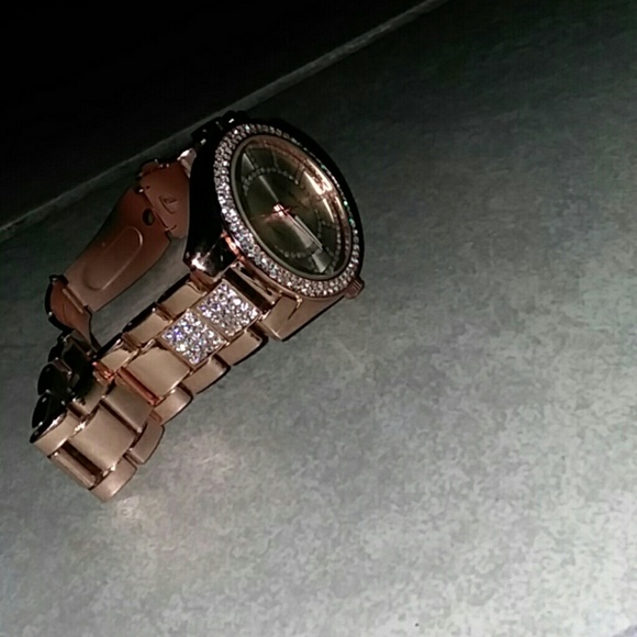 Watch - Picture 3 of 6