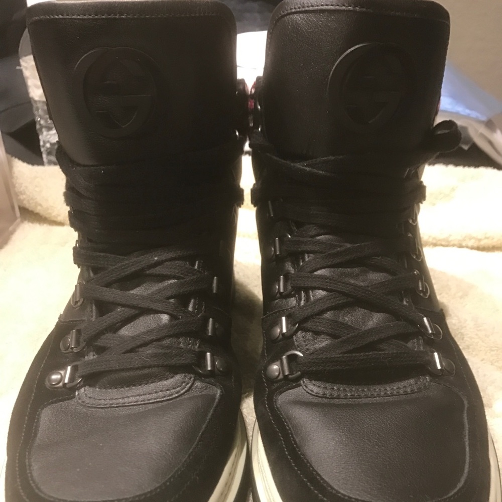 LIKE NEW men's Authentic Gucci high tops sneakers