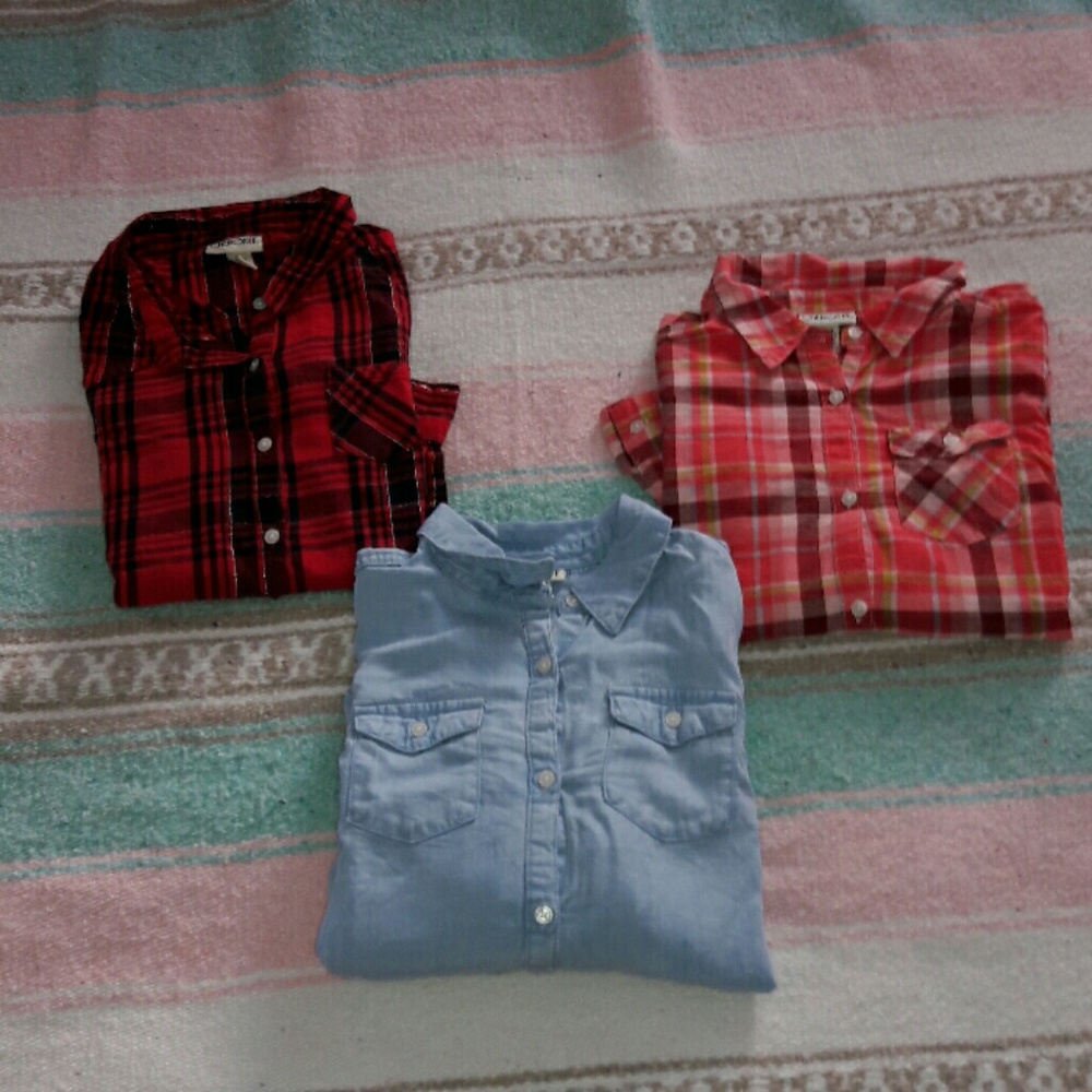 Girl's Cherokee button up shirt size large