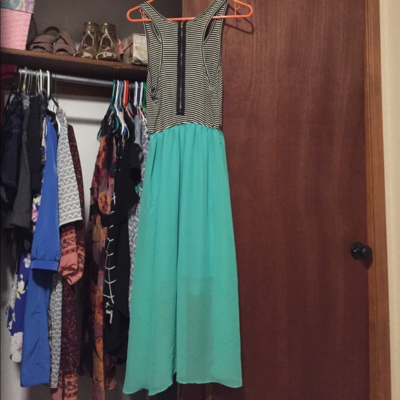 🎀HI-LO Dress || STUNNING - Picture 2 of 2