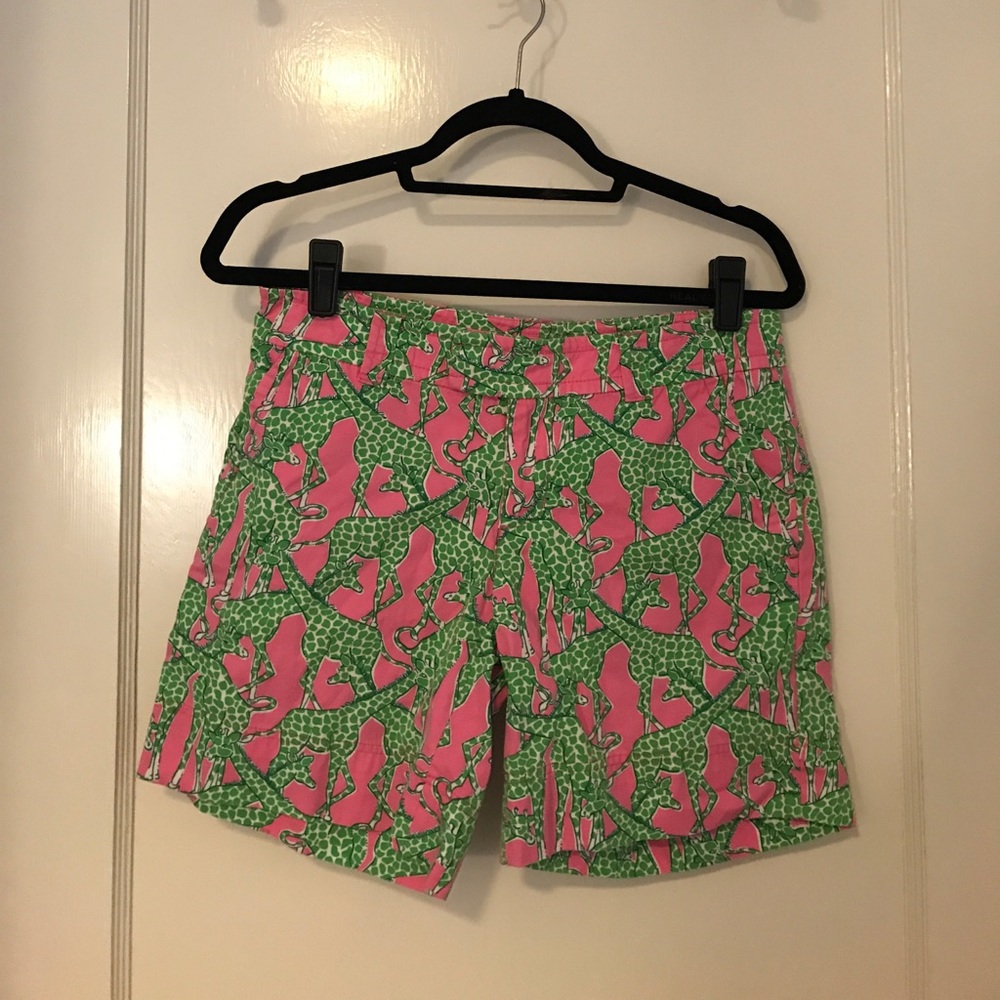Lilly Pulitzer Patterned Shorts 🌿 Size 4