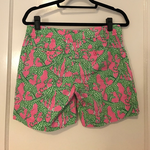 Lilly Pulitzer Patterned Shorts πΏ Size 4 - Picture 2 of 3