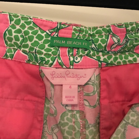 Lilly Pulitzer Patterned Shorts πΏ Size 4 - Picture 3 of 3