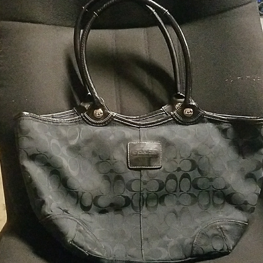 Coach signature c black tote