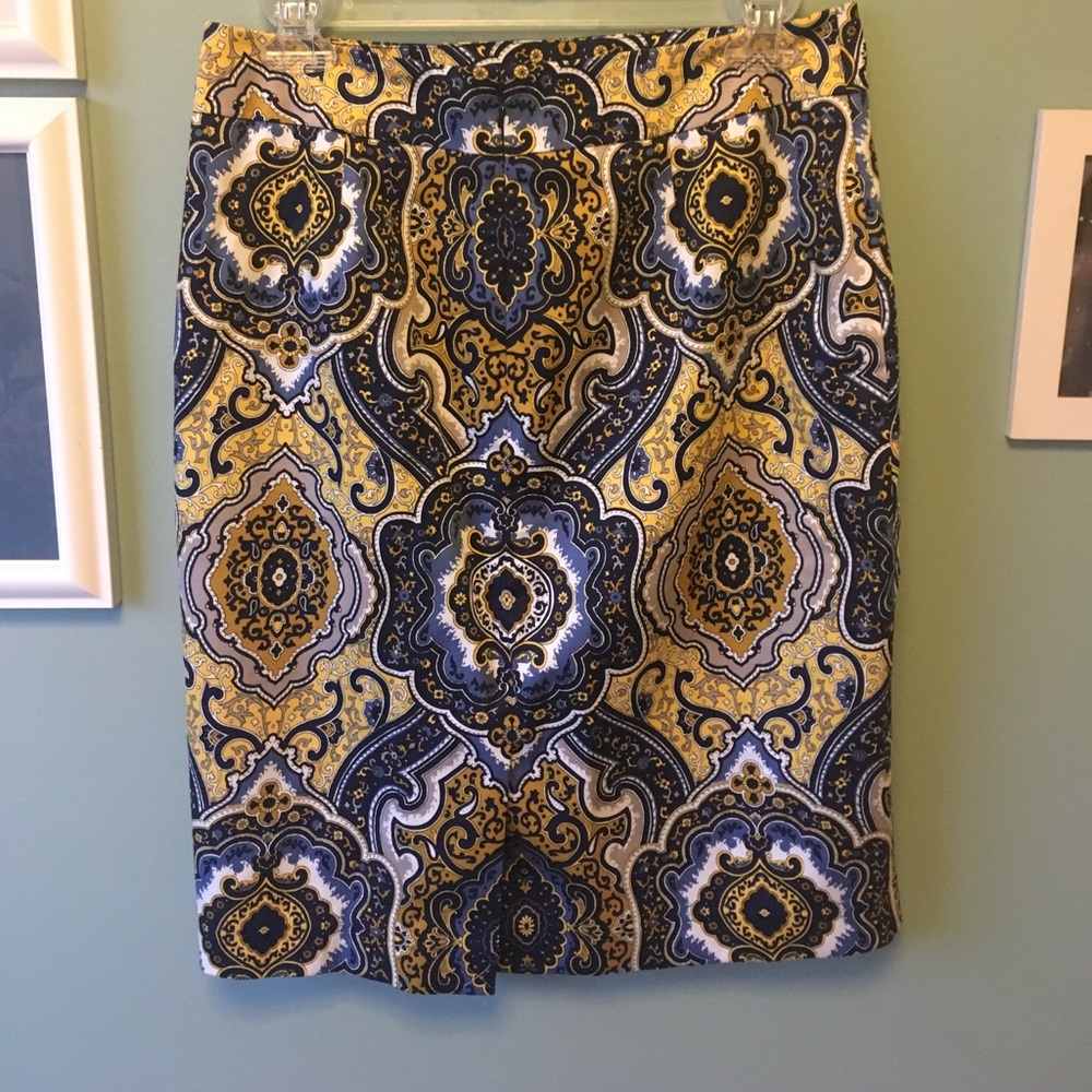❌Sold❌NWT Ann Taylor skirt