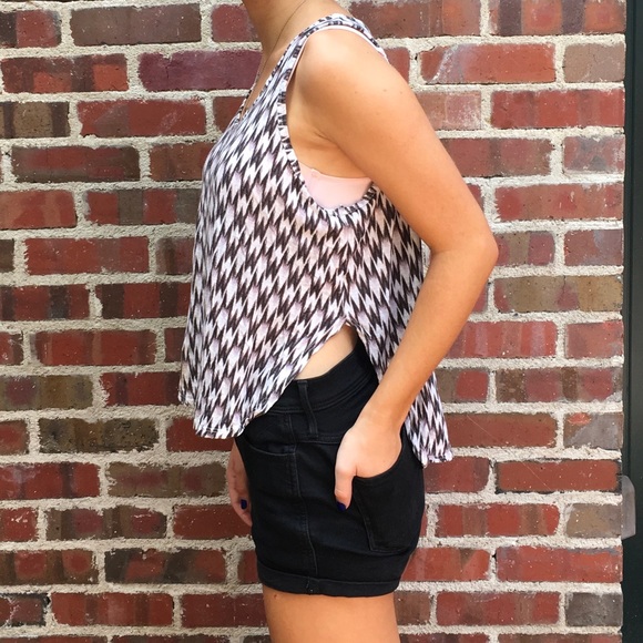 Patterned tank - Picture 2 of 3